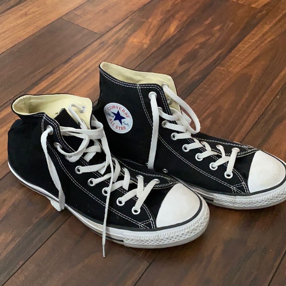 MENS Size 10 Black High Top Converse BARELY WORN